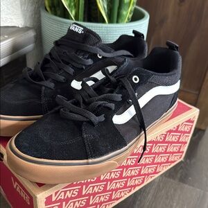 Vans Men's Filmore Black/Gum suede Sneakers